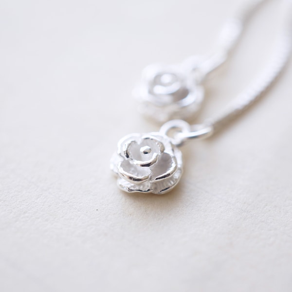 Pendientes colgantes de plata de ley con forma de rosa / Pendientes de flores / Joyería botánica / Minimalista