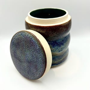 Trinket box - lidded jar - lidded box - decorative piece - lidded ceramic jar