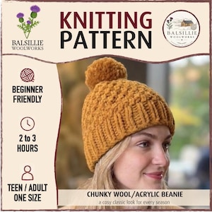 Könnte beinhalten: Eine Strickanleitung für eine grobe Woll-/Acryl-Mütze von Balsillie Woolworks. Die Anleitung ist anfängerfreundlich, dauert 2 bis 3 Stunden und ist eine Einheitsgröße für Teenager/Erwachsene. Das Bild zeigt eine senfgelbe Mütze mit Bommel.