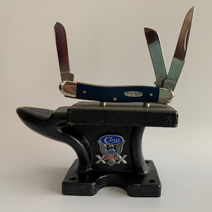 Mini Cast Iron Anvil Knife Display – Case XX Logo, Magnetic Holder
