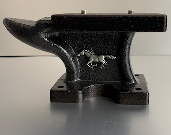 Mini Cast Iron Anvil with Mustang Horse and Magnets for Displaying Knife – Father’s Day Gift