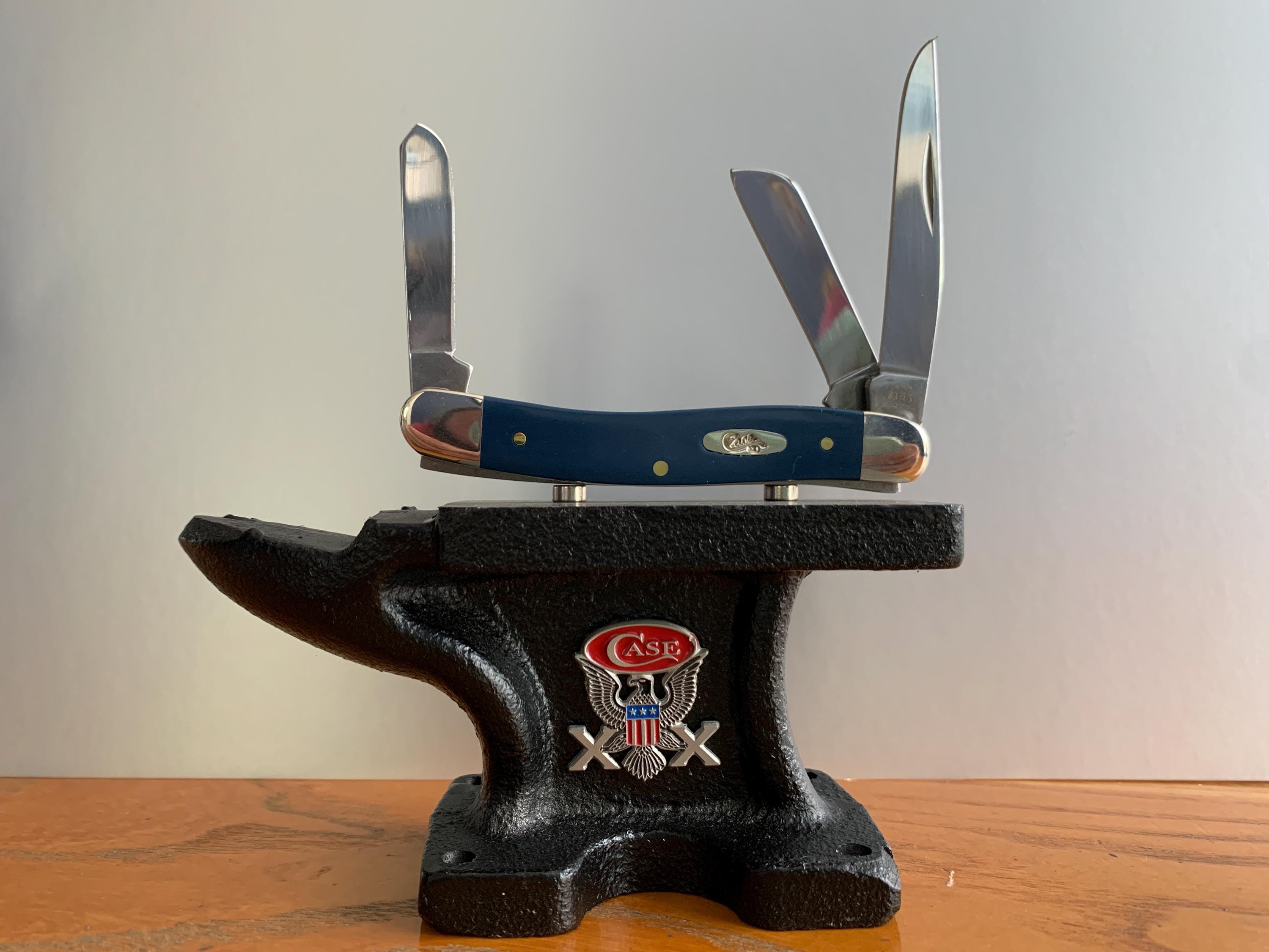 Mini Cast Iron Case XX Eagle Anvil With Knife Display Magnets – Perfect ...