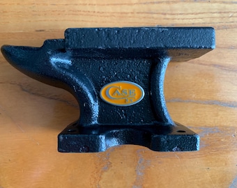 Mini Cast Iron Anvil with Orange Case Logo and Knife Display Magnets – Perfect Father’s Day Gift for Collectors – Knife Not Included