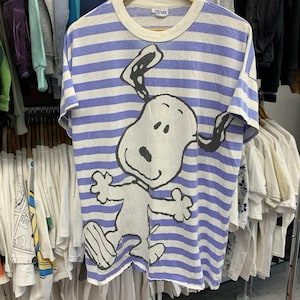 Vintage 1958 The Peanuts Snoopy Blue & White Mega Graphic T Shirt Size Large