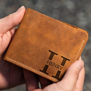 Personalized Leather Wallet with Initials Engraving – Custom Monogrammed Bifold Wallet for Men