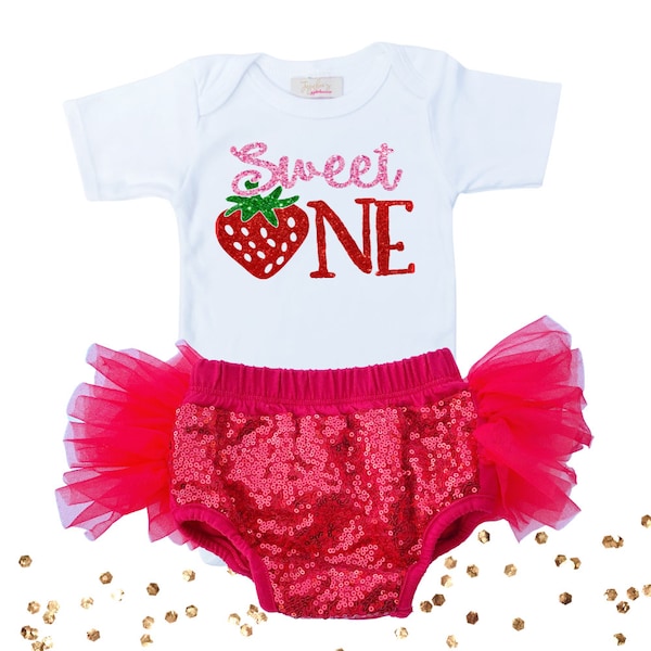 Strawberry birthday outfit, Berry First Birthday Outfit, Sweet One Baby Outfit, Baby Shower Gift, Cake Smash Photoshoot