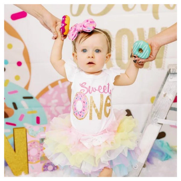 Sweet One Donut Birthday outfit, Donut Birthday Outfit Cake Smash, Baby girl Donut first Birthday Outfit, Donut 1st Birthday Outfit, Two