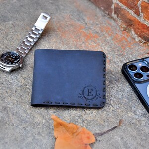 Portefeuille en cuir personnalisé pour lui - Cadeau personnalisé portefeuille mince gravé pour homme - Portefeuille minimaliste fait main - Cadeau pour papa - Petit ami