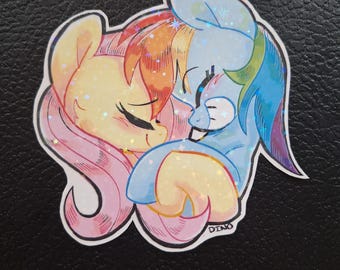 My Little Pony Holographischer Vinyl-Aufkleber | Rainbow Dash, Fluttershy | Lesben, Schwul, Pride | Character Art, Zeichentrickfigur, Furry