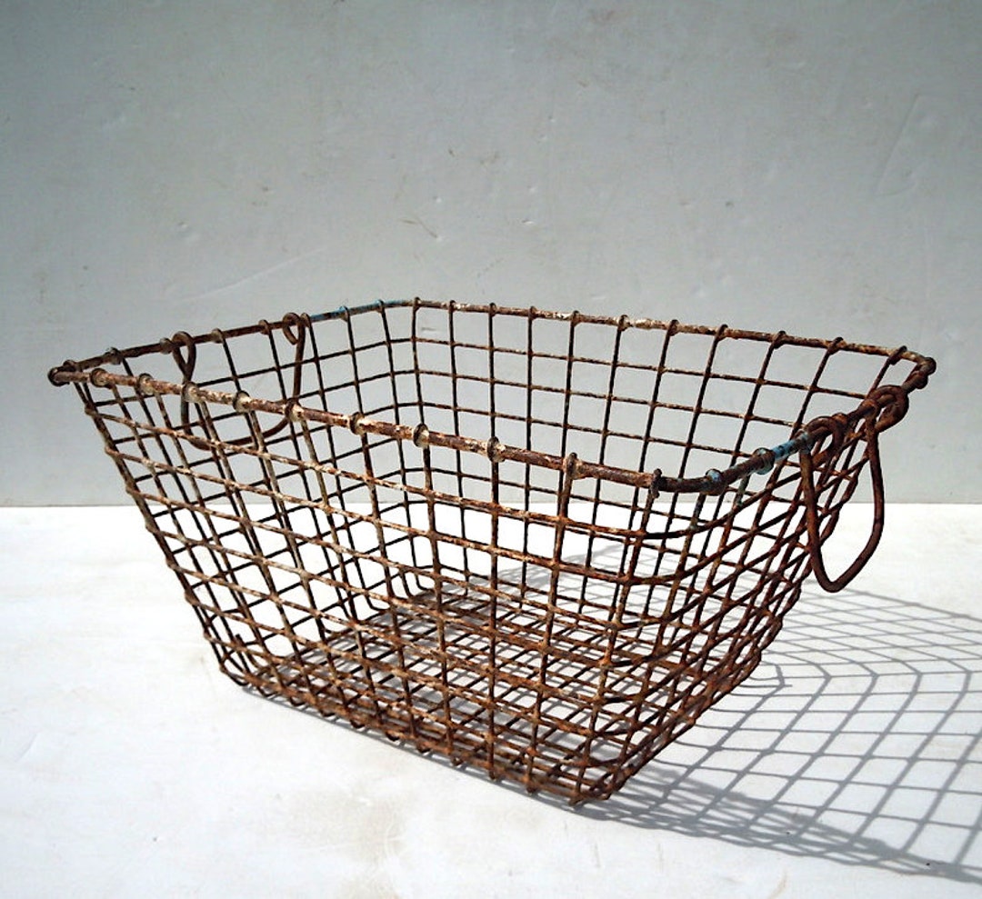Antique Oyster Baskets / Rusty Wire Metal Baskets / Storage
