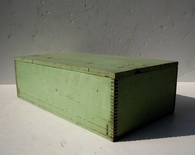 Vintage Painted Wood Crate With Lid / Storage Organization / Etsy