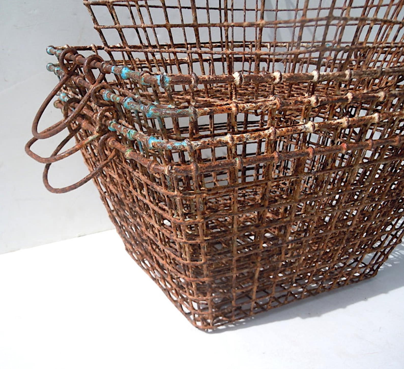 Antique Oyster Baskets / Rusty Wire Metal Baskets / Storage