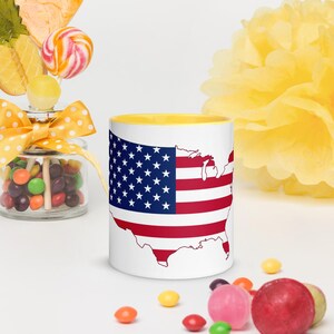 Taza con el mapa de EE. UU. a color en el interior. Taza de café americana. Regalo patriótico para uso diario.