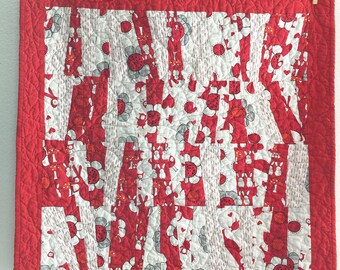 Red and White Baby quilt/table topper - Free Shipping