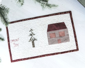 Comfort and Joy mini quilt for Christmas log cabin