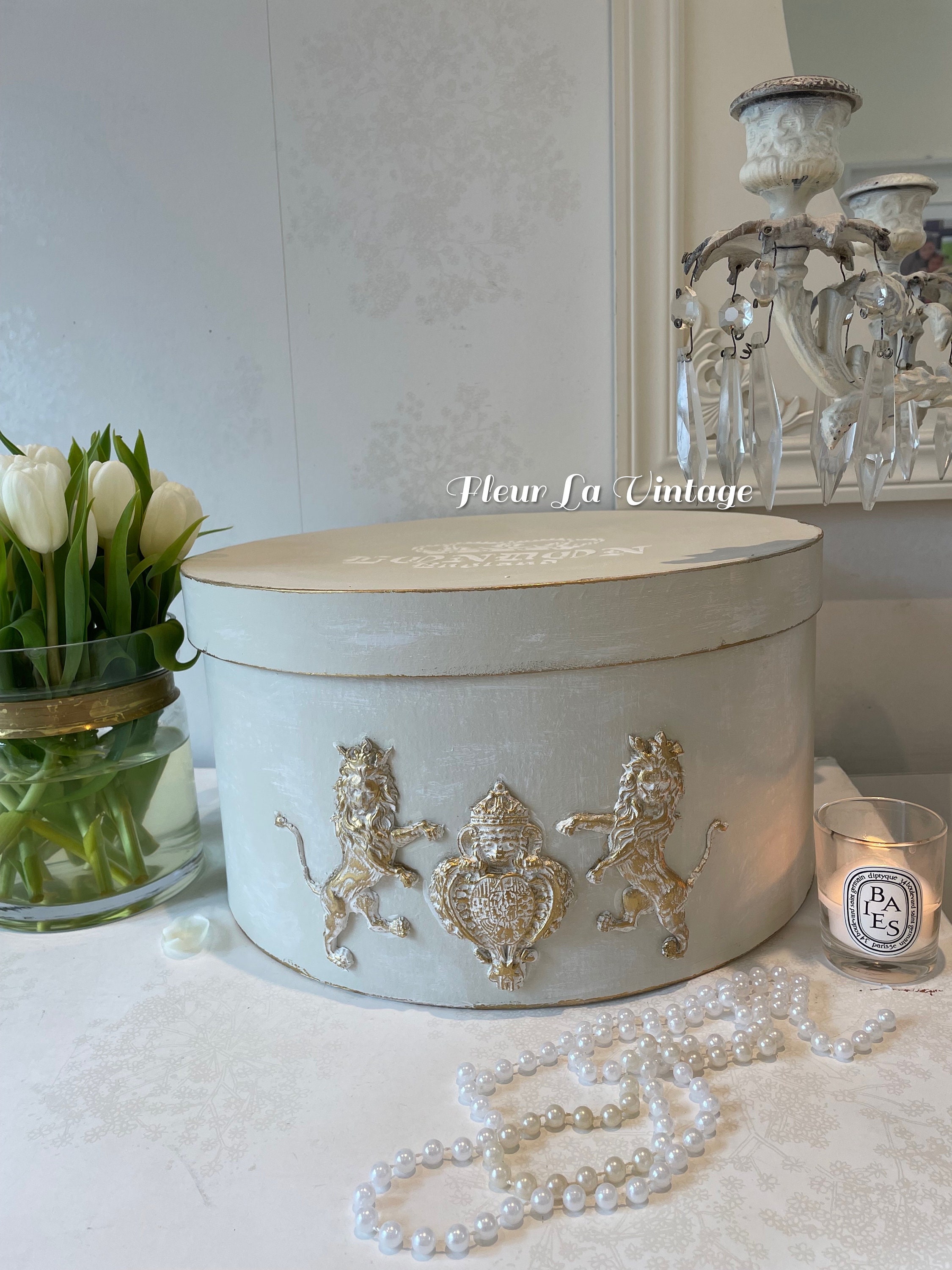 Antique French Shops Hatbox - Cream and Gray Old Cardboard Hat Box from Bon Marche Department Store Paris  main image 2