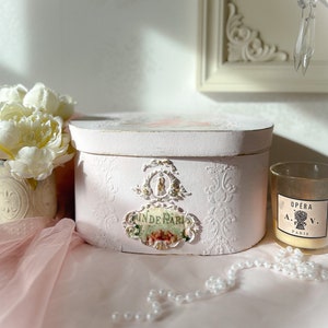 Faded pink box oval parisiene Shabby chic