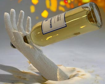VinoGrace Elegance Wine Holder – Artistic Human Arm Display for Wine Lovers
