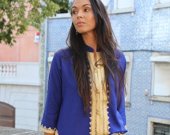 Printemps bleu et or fait main tunique marocaine, chemise blanche, tunique brodée, chemise marocaine, cadeaux d'anniversaire, cadeaux, robe de printemps Ramadan