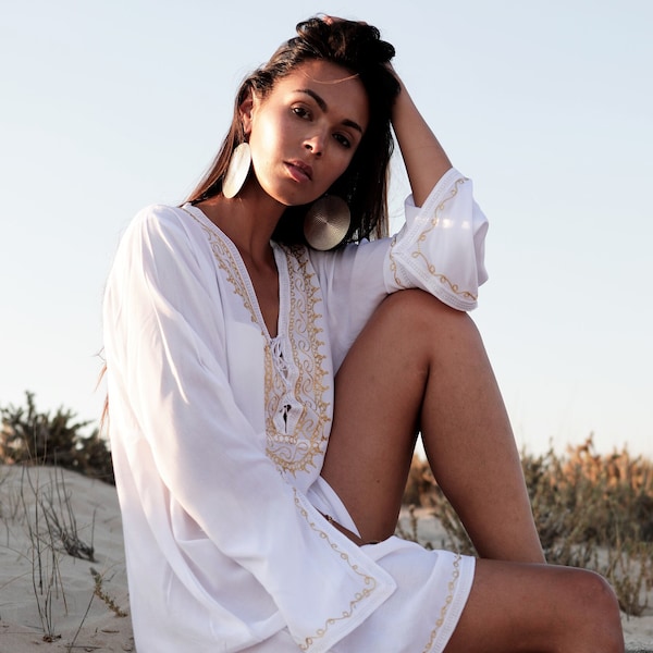 Robe de printemps tunique blanche et dorée - Robe Karmia, caftan de plage, cadeau robe de vacances, cadeau pour elle, vacances, cadeaux pour elle