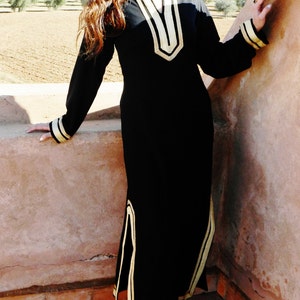 Sommar svart Mariam kaftan - kaftan, kaftankläder, resortkläder, strandklänningar, födelsedagspresenter, marockansk kaftan, presenter till henne, boho klänning bild 4