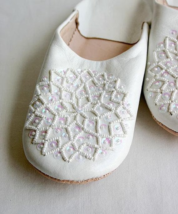 Bestseller gifts,White Sequins Moroccan Babouche Slippers-home decor, home wear, sheep skin home slippers, lounge slippers,Gifts for her