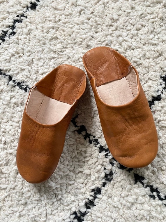 Bestseller gifts,Tan Brown Moroccan Babouche Slippers-home decor, home wear, sheep skin home slippers, stayhome lounge slippers,