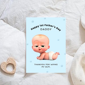 Modelo de cartão engraçado de Feliz 1º Dia dos Pais, tema Baby Boss para menino, editável, azul, para impressão, 5" x 7" (download digital)
