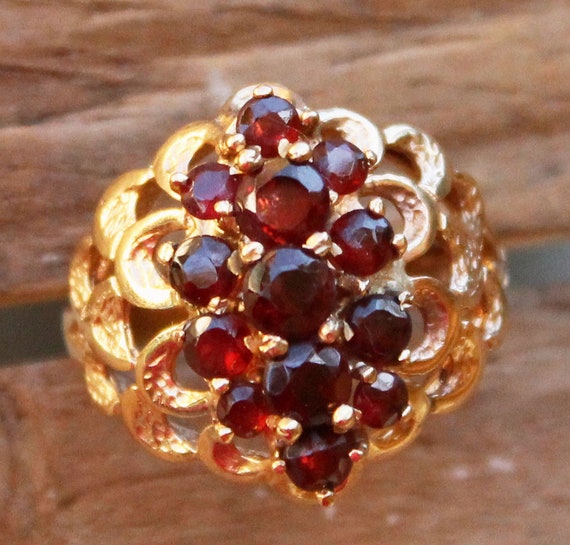 9 carat gold ring value
