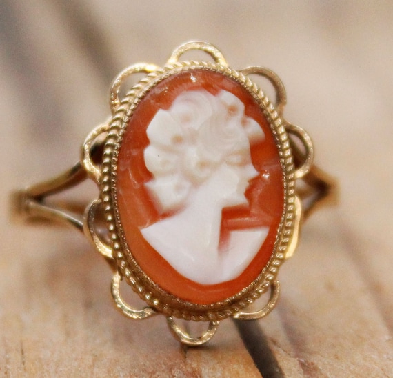 cameo ring