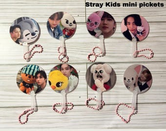K-pop Stray Kids SKZOO Mini Fan Picket Keychain - Etsy