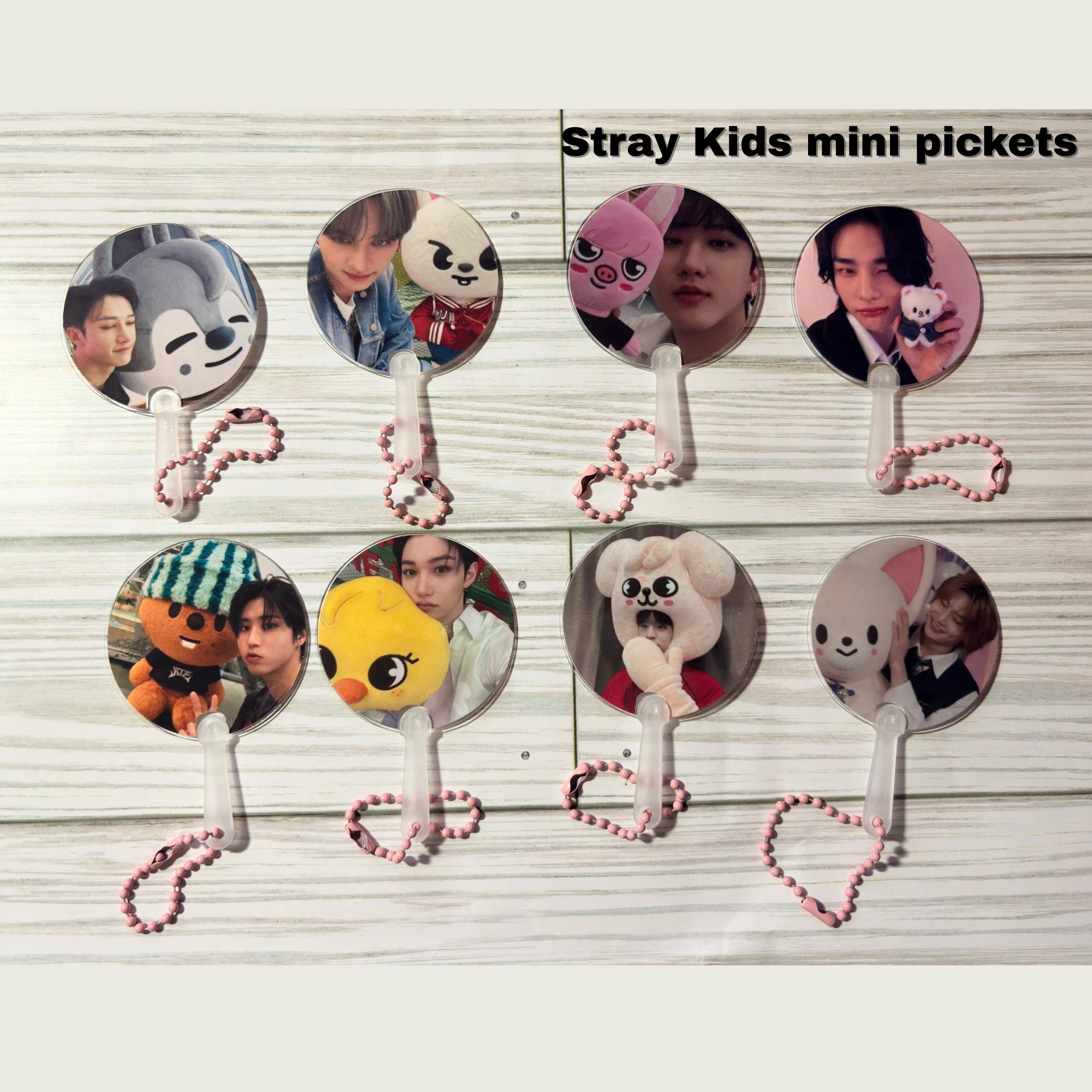 K-pop Stray Kids SKZOO Mini Fan Picket Keychain - Etsy