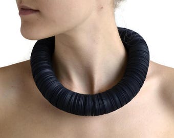 Statement Necklace made of black paper: CARTA L