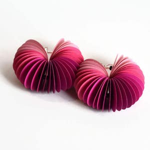 ombré magenta: Dangle Earrings CARTA made of cardstock image 3