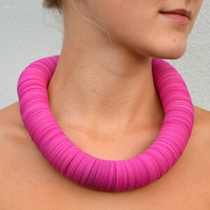 Paper Necklace made of hot pink cardstock: CARTA image 1