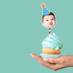 カスタムフェイスカップケーキトッパー // パーソナライズされた誕生日カップケーキトッパー、面白い誕生日カップケーキトッパー、写真カップケーキトッパー、カスタムパーティーデコレーション