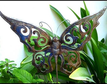 BÂTON DE PLANTE PAPILLON, Art de jardin, Papillon en métal, Pieu de plante en métal, Décor de jardin, Art métallique extérieur, Art de cour, Art haïtien, Ps-1786