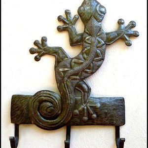 METAL TOWEL HOOK, Gecko Metal Art, Metal Wall Hook, Metal Gecko, Haitian Art, Outdoor Metal Art, Metal Wall Decor, Metal Wall Hanging, 350Hk