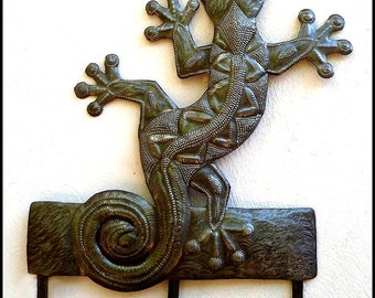 METAL TOWEL HOOK, Gecko Metal Art, Metal Wall Hook, Metal Gecko, Haitian Art, Outdoor Metal Art, Metal Wall Decor, Metal Wall Hanging, 350Hk