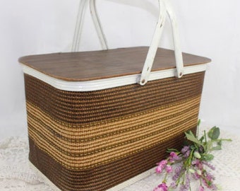 White Handled Picnic Basket, Vintage