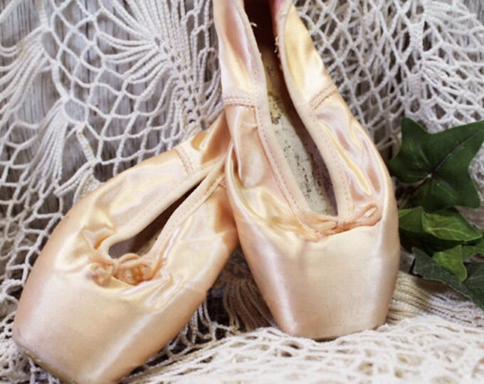 pointed toe ballet shoes