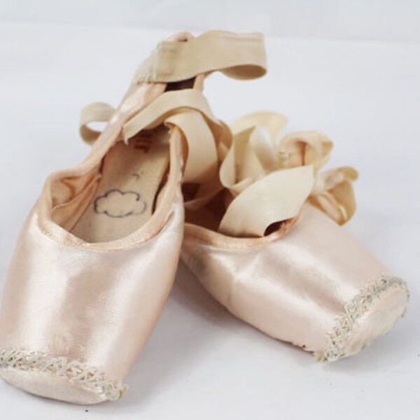 toe shoes ballet