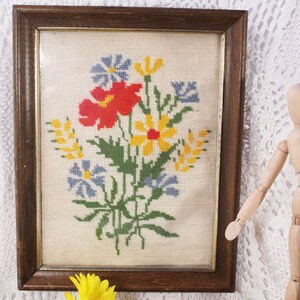 Needlepoint Flower Art Wall Hanging Handmade Art Vintage - Etsy