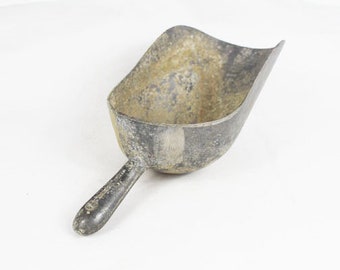 Vintage Metal Scoop, Feed Scoop, Grain Scoop, Aluminum, Vintage