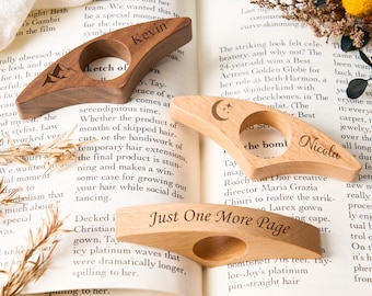 Custom Wooden Book Page Holder, Book Lovers Gift, Personalized Text Engraving, Book Thumb Page Holder, Gifts for Readers, Christmas Gift