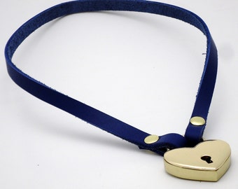 Simple Submissive Collar with Locking Heart gold-toned - Free US Shipping