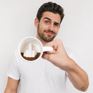 Mugg med dolda gester | Rolig kaffekopp i keramik | Rolig skämtpresent till vänner | Humormugg för kontoret | Överraskningspresent till honom och henne