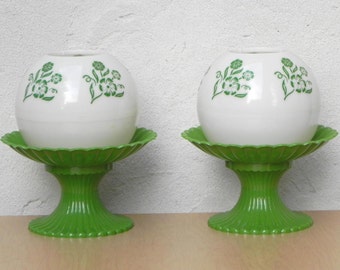 Pair Green & White Plastic Globe Dresser Table Lamps, 1960s Mod Floral Style