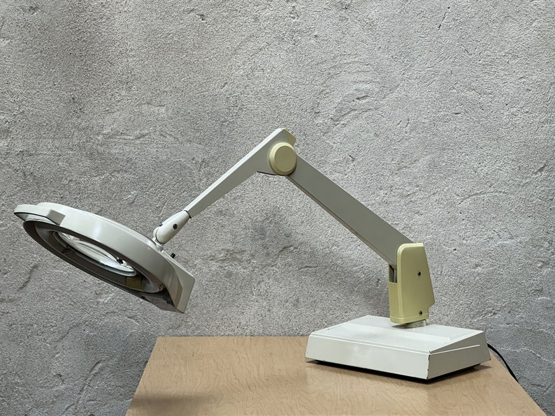 Large White Dazor Magnifying Desk Task Lamp, Vintage image 2