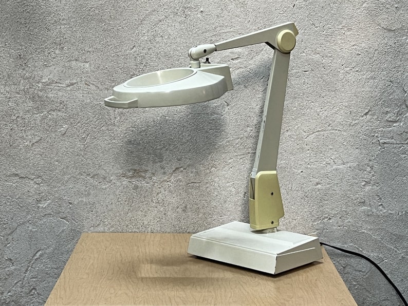 Large White Dazor Magnifying Desk Task Lamp, Vintage image 1